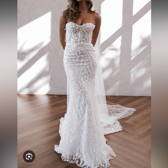 Posie Made with Love Wedding Dress - Picture 8 of 8